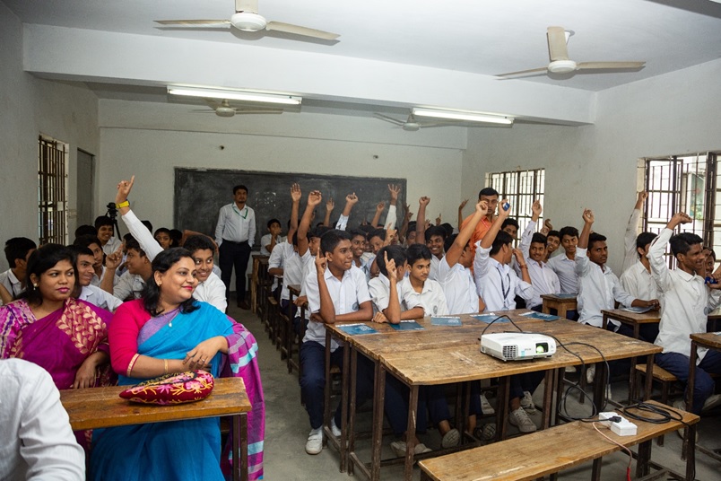 AAB promotes road safety in schools by supporting FIA Global Road Safety. “#3500 lives sign up stay safe save lives”

Road Safety campaign in Oriental International School in Dhaka